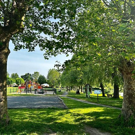Les Cabanes Du Lac Vandre Екстер'єр фото